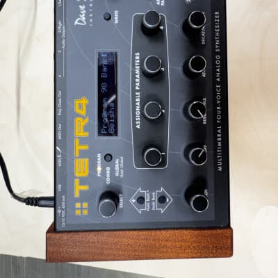 Dave Smith Instruments Tetra Desktop 4-Voice Polyphonic Synthesizer 2009 - 2016 - Black