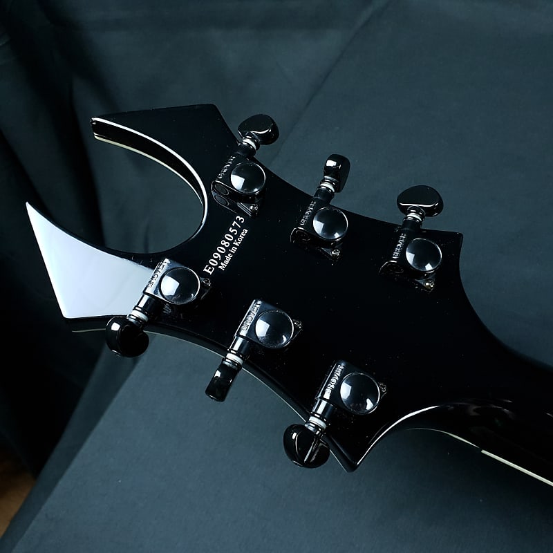 B.C. Rich Warbeast NJ Deluxe 2009 Onyx Neck Thru Floyd Rose B.C. Rich Warbeast NJ Deluxe 2009 Onyx Neck Thru Floyd Rose