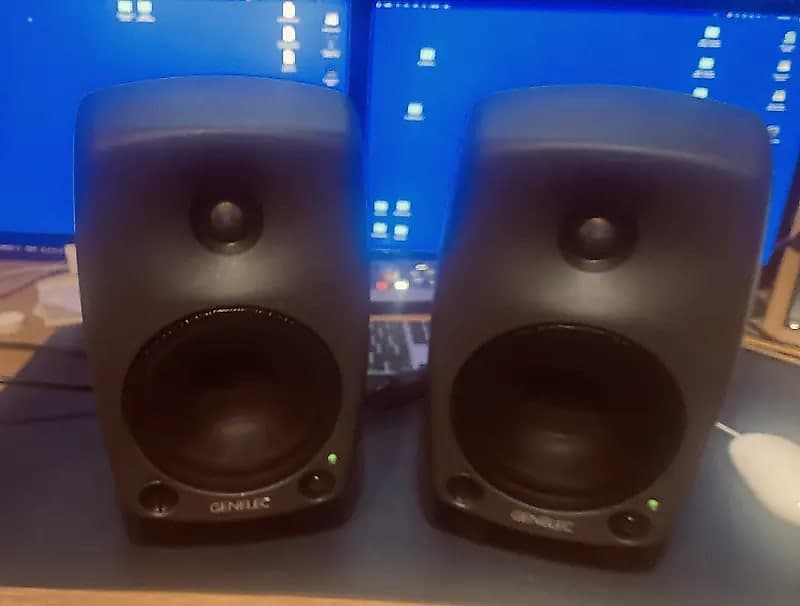 Genelec 8030A 5" Powered Nearfield Studio Monitor (Pair) 2005 - 2013 - Gray image 1