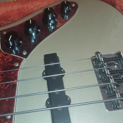 Fender FRETLESS American Jazz bass deluxe - Shoreline Gold RARE!!! image 10