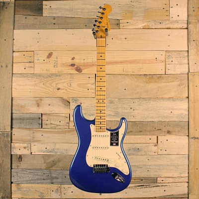 Fender American Ultra Stratocaster with Maple Fretboard (2022, Cobra Blue) image 5