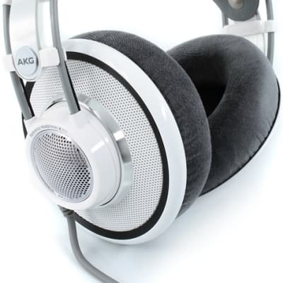 AKG Pro Audio K701 Over-Ear, espalda abierta, cable plano, auriculares de  estudio de referencia, color blanco