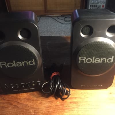 Roland Edirol MA-15D Small 2 Way Powered Studio Monitor Speakers