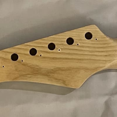 Guitar neck with maple fretboard image 4