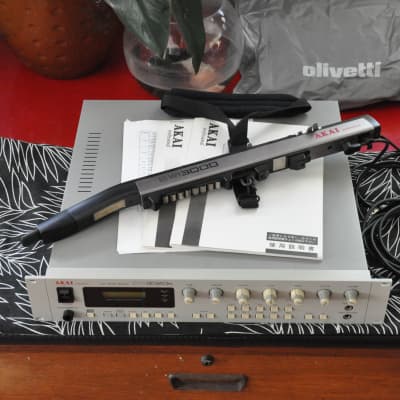 AKAI EWI3000m Analog Wind Controller – Thinking outside the