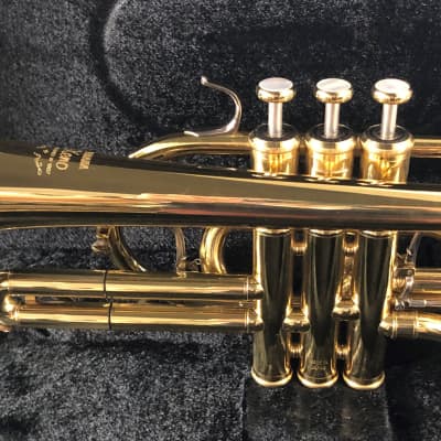Trompeta Mib/Re Yamaha Custom 9610 Plateada como nueva
