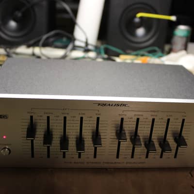 Restored Realistic  5 band graphic equalizer 31-1988 (2) image 3