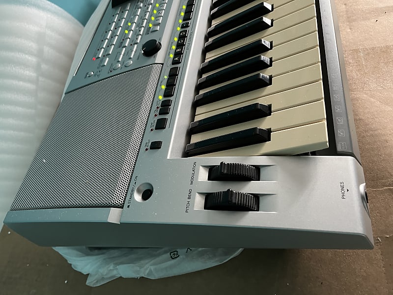 Yamaha PSR-3000 ジャンク Yamaha PSR-3000 61-Key Arranger Workstation 2000s - Gray