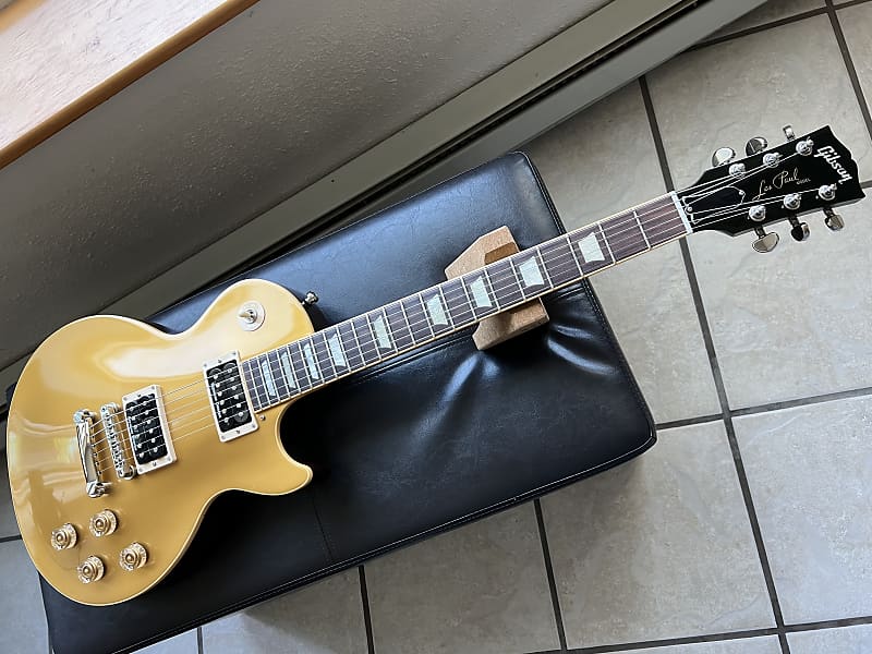 【大学生の特権】学生証で送料無料になる Gibson PIO and Back Dark w/ Goldtop Traditional Paul Les ギター