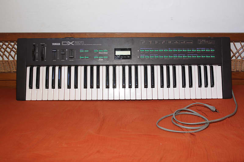 Yamaha DX21 Programmable Algorithm Synthesizer 1985 - Black