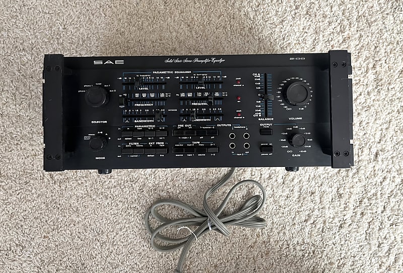 SAE 2100 Preamplifier w / Parametric Equalizer  			