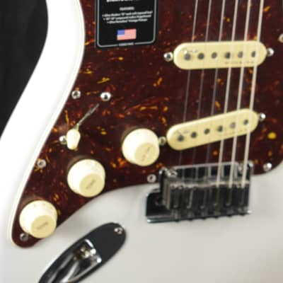Fender American Ultra Stratocaster Left-Handed Arctic Pearl SCRATCH AND DENT image 3