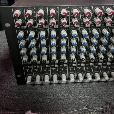 Mackie LM-3204 16-Channel Compact Line Mixer