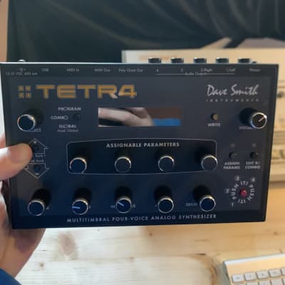 Dave Smith Instruments Tetra Desktop 4-Voice Polyphonic Synthesizer 2009 - 2016 - Black