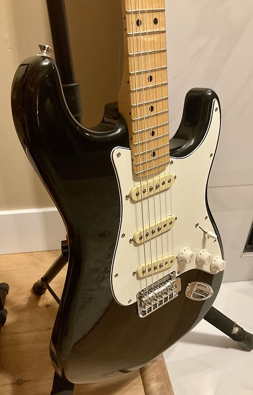 Fender Player Stratocaster MOD - 楽器/器材