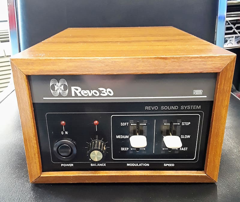 Roland Revo 30 Leslie Speaker simulator from 1975.