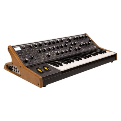 Moog Subsequent 37