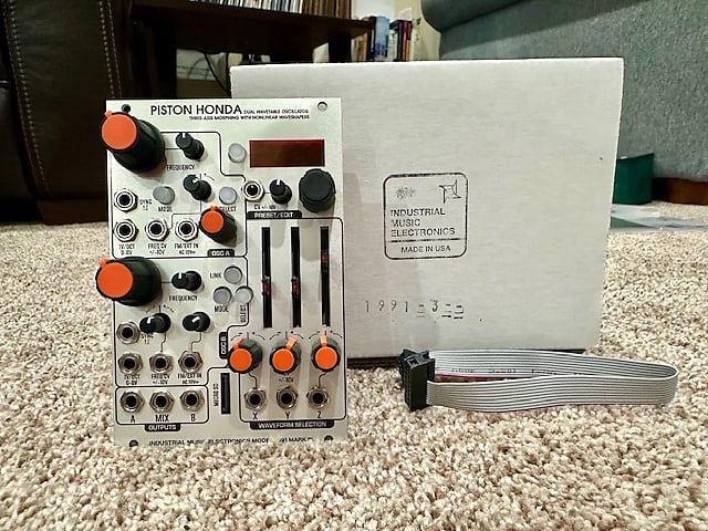 鍵盤楽器 Industrial Music Electronics PistonHonda 448323.jpg