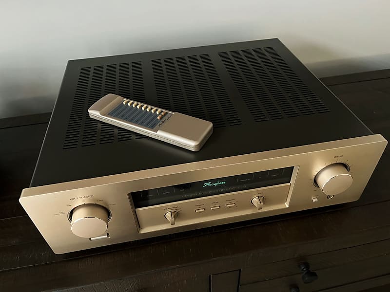 Accuphase E-210プリメインアンプ 210W Accuphase E-210プリメインアンプ 210W Accuphase E-210 | hifi-wiki.com