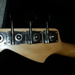 Fender MIJ P Bass 84-87 White  E Series Short Scale image 3