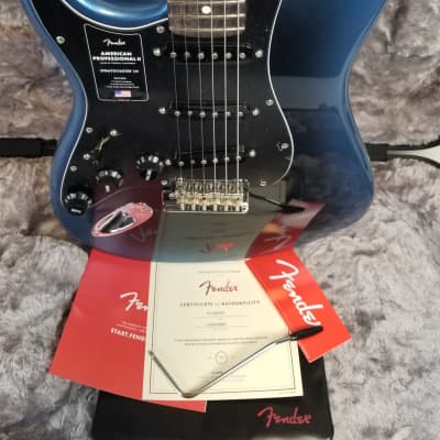 Fender American Professional II Stratocaster Left-Hand, Rosewood Fingerboard, Dark Night, Deluxe HSC image 3