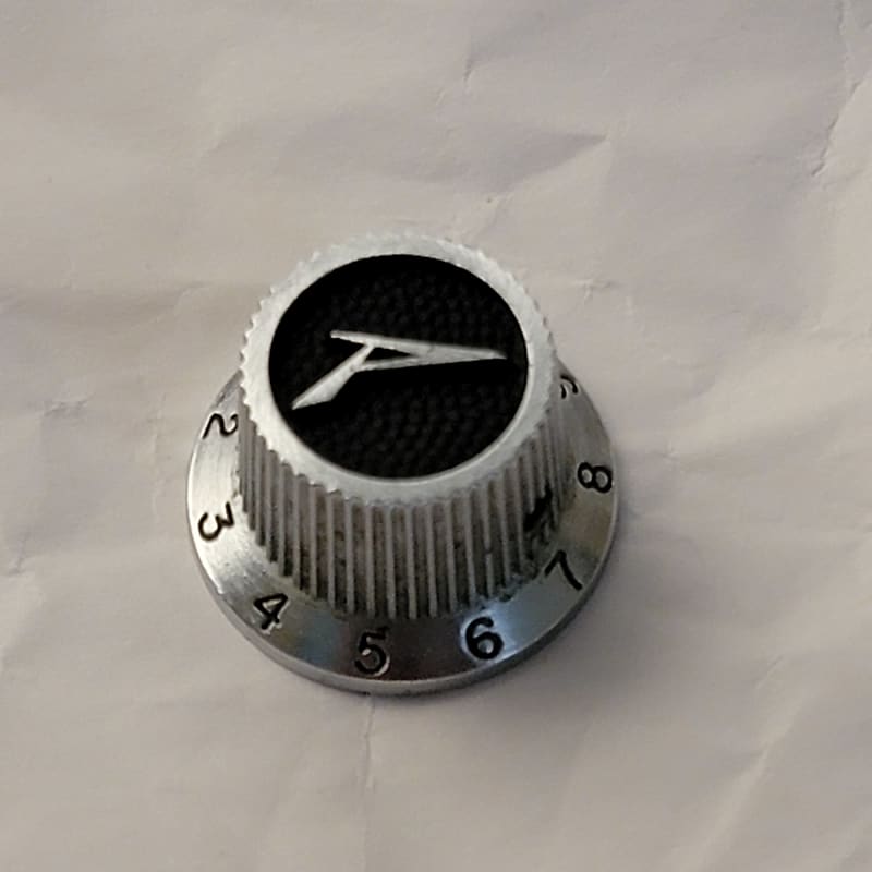 NICE VINTAGE Peavey T40, T60 Knob 1980s Silver Reverb