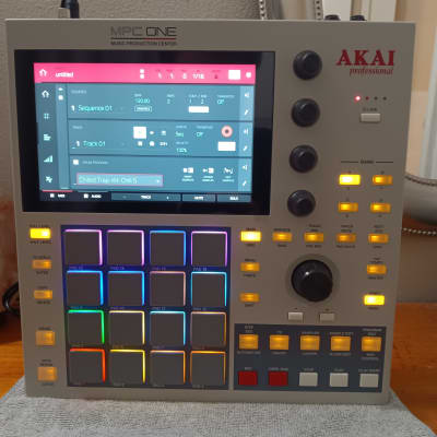 Akai MPC One Standalone MIDI Sequencer Retro Edition