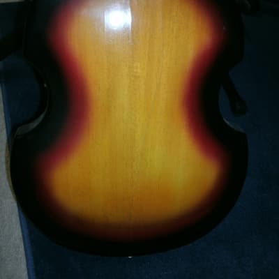 Vox Violin Bass 1966 sunburst image 2