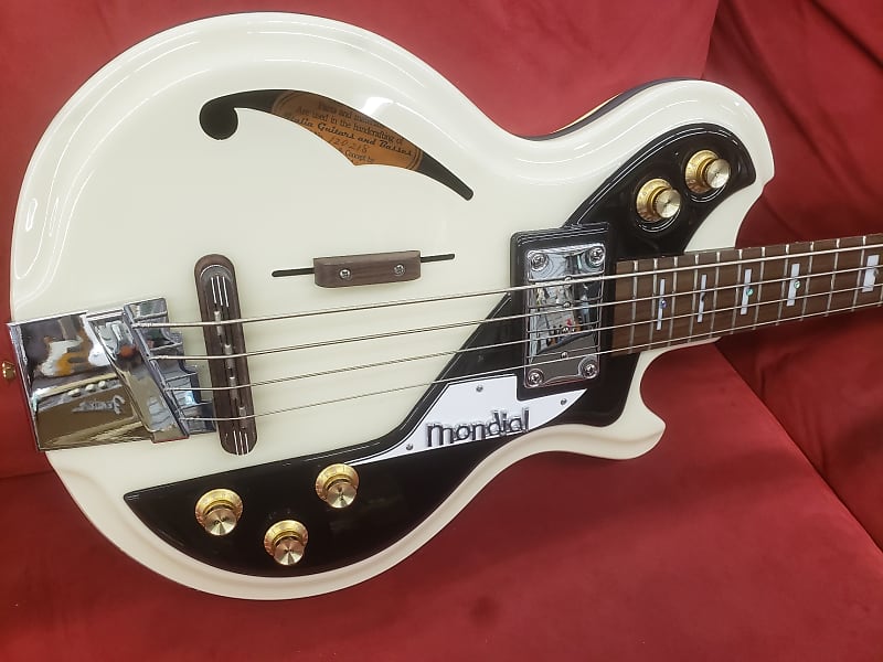 Mondial Classic Bass - Italia Guitars USA