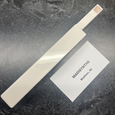 ORIGINAL Yamaha/Korg Replacement TOP C Key (NB107590) for Yamaha DX7/DX5/DX9, SY77/SY85/SY99, Korg M1, Wavestation, Z1, etc