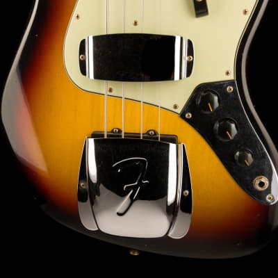 Fender Custom Shop 1964 Jazz Bass Journeyman Relic Super Faded Aged 3-Tone Sunburst image 5