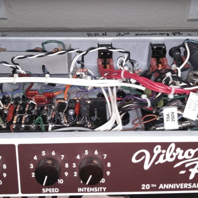 Fender Vibro-King 20th Anniversary Edition 60-Watt 3x10" Guitar Combo 2013 - 2016 - Brown image 6
