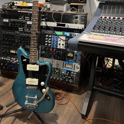 Fender Limited Edition American Special Jazzmaster with Bigsby Vibrato 2016 - Ocean Turquoise image 2