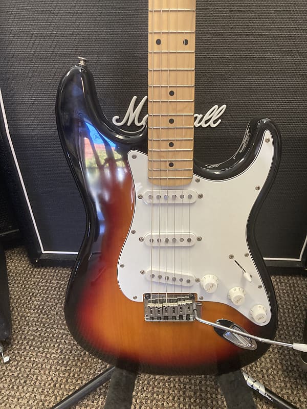 Squier Stratocaster 20th Anniversary 2000's - Sunburst | Reverb