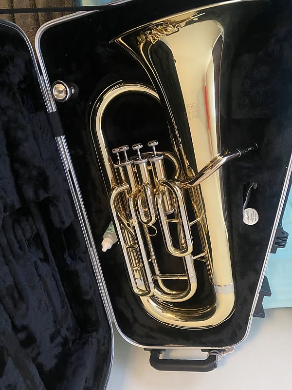 Andreas deals eastman euphonium