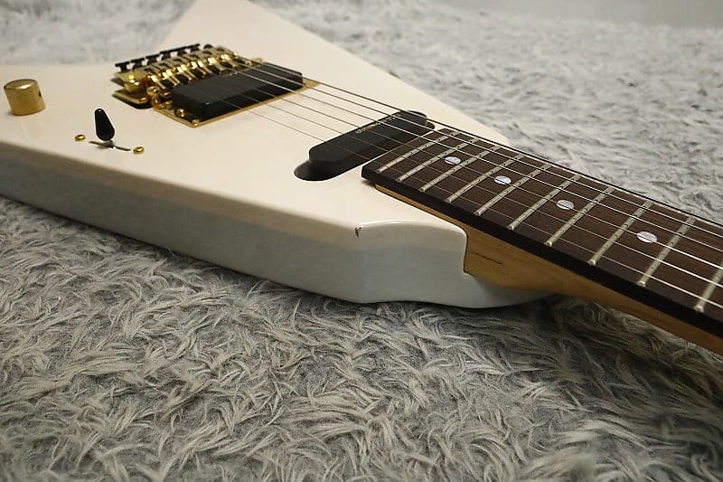 ギター FERNANDES FV-80k 1990's made Fernandes Flying-V FV-80K See through white