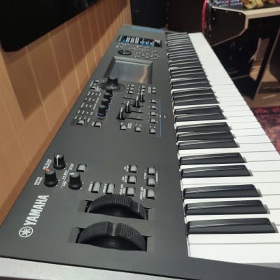 Yamaha MODX7 Synthesizer image 2