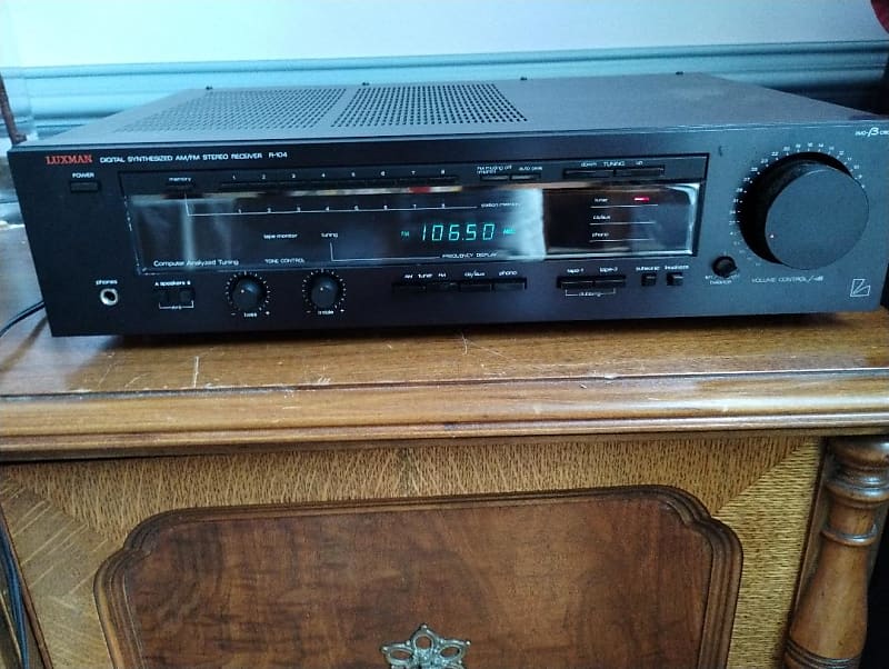Luxman R104 receiver in excellent condition - 2000&#039;s  			