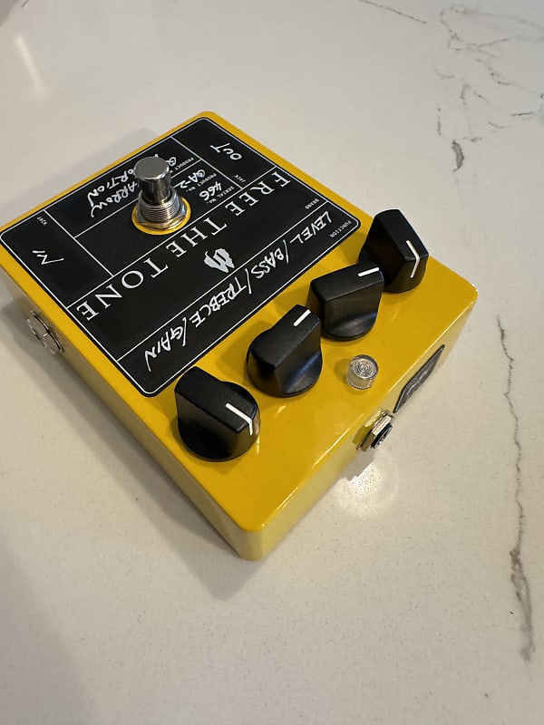 Free The Tone QA-2 Quad Arrow Distortion 2010s - Yellow | Reverb