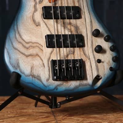 Ibanez SR600E Electric Bass Guitar in Cosmic Blue Starburst image 2