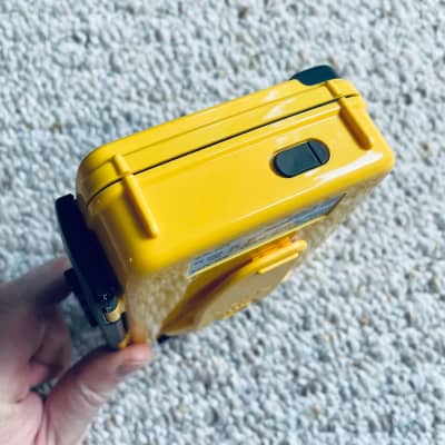 Sony WM-AF59 [COLLECTIBLE] Walkman Cassette Player, Excellent Yellow, Working ! image 6