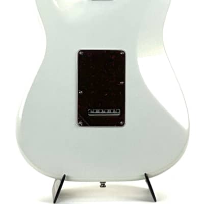 Fender American Ultra Stratocaster®, Rosewood Fingerboard, Arctic Pearl image 8