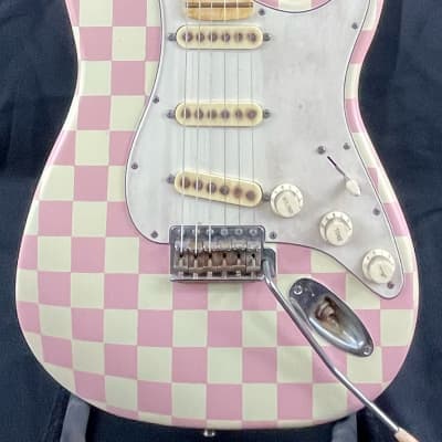 Custom/Hybrid Stratocaster, Relic, Checkerboard Aged Shell Pink over Aged Vintage White image 4