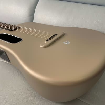 Lave Me 3 Smart guitar with Hilava Touchscreen 38' Travel Size Acoustic Guitar with Space Bag image 8