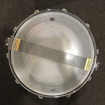 DW DRVM6514SVC 6.5x14" Collector's Series Rolled 1mm Aluminum Snare Drum w/ Chrome Hardware image 11