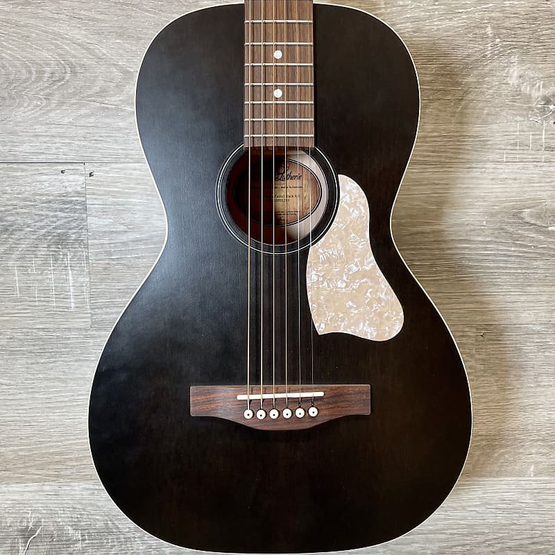 Art Lutherie Roadhouse A E Faded Black