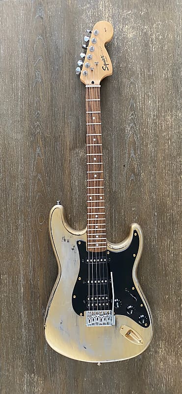 Squier Stratocaster Gold image 1
