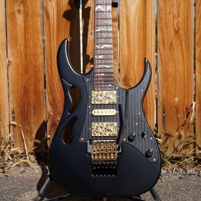 Ibanez Steve Vai PIA3761 Onyx Black 6-String Electric Guitar w/ Hardshell Case (2021) image 7