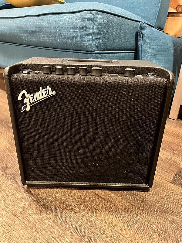 Fender mustang lt25 deals reverb