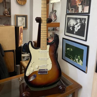 Fender Stratocaster American Deluxe 2006 - Sunburst lefty image 2
